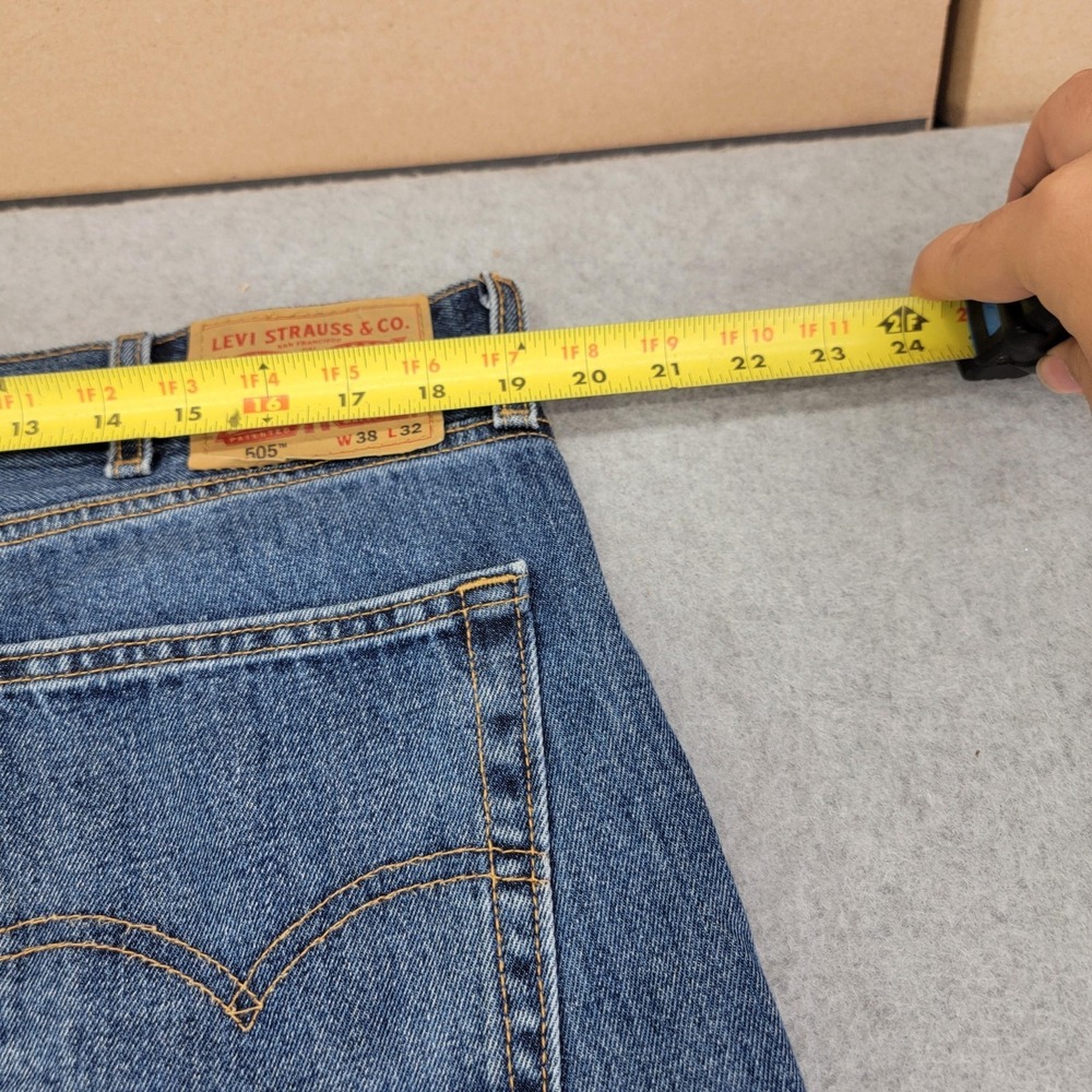Levis 505 Jeans Mens 38x32 Blue Regular Fit Straight Leg Medium Wash Denim Pants - Picture 9 of 15